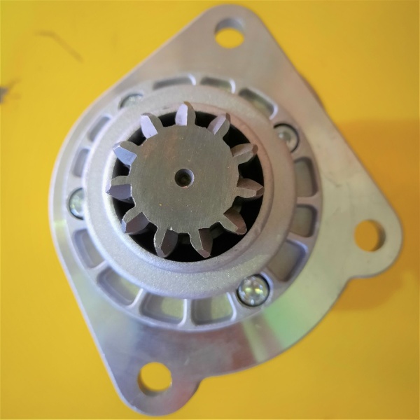 starter_s_reduktorom_12v_27_kvt_11010004_ursus-330_akita2