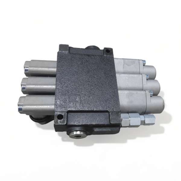 Гидрораспределитель 03Р40-1К16К16К16 GKz1 AKITA,3